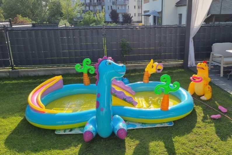 Basen Wodny Plac Zabaw Dla Dzieci Zjeżdźalnia Fontanna