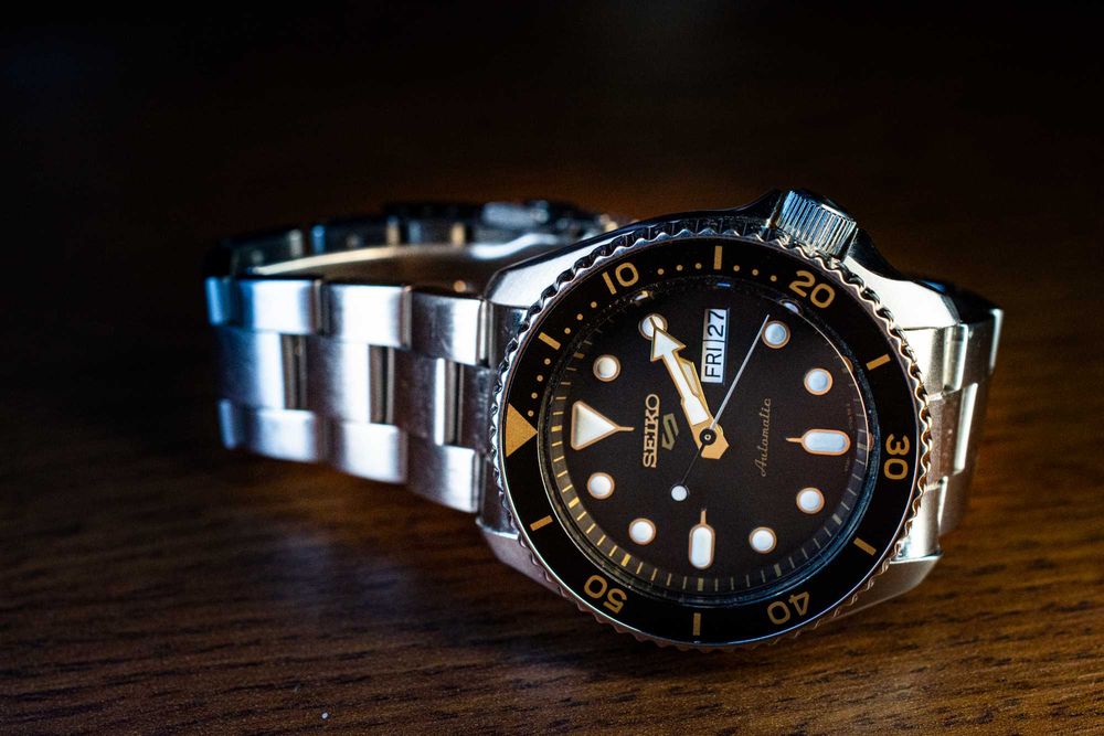 Механічні Seiko 5 Sports 4R36-07G0 Золотисто чорні SRPD57K1