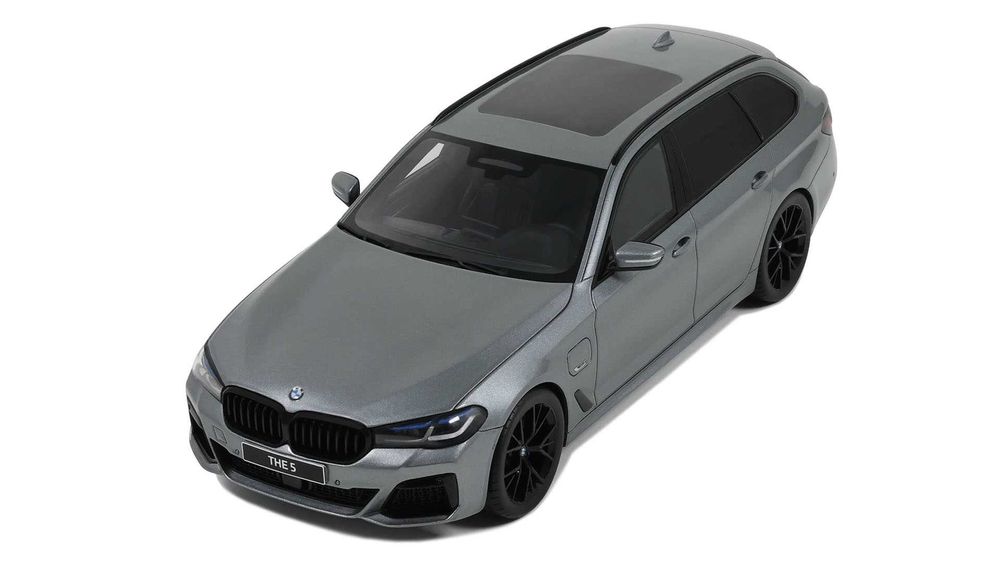 1:18 GT Spirit BMW 530E XDrive M Sport Touring 2023 greymetallic GT485