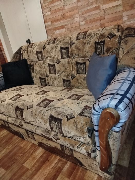 Продам диван двуспальный. Доставка.