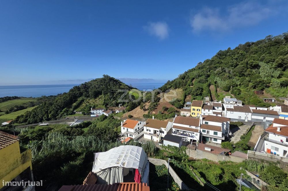 Moradia T3 com Vista Mar - Água de Pau