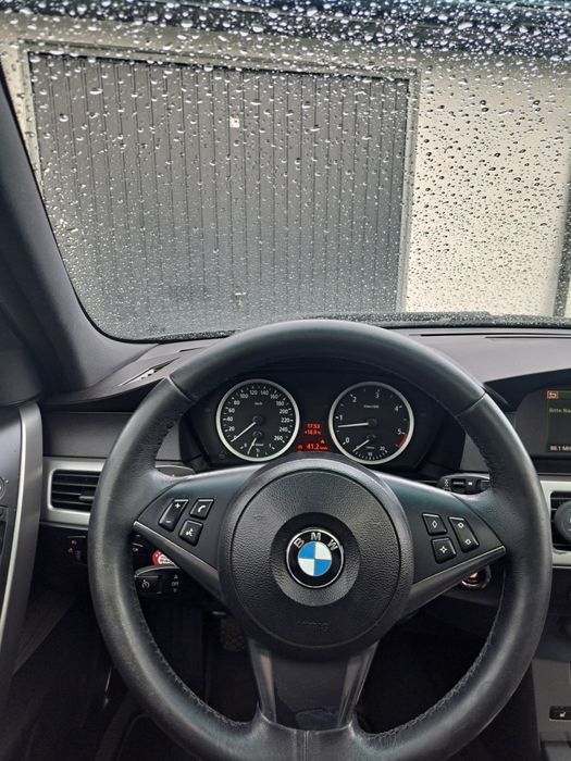 BMW E61 530D 2006 300hp Manual Xenon Panorama  Hak