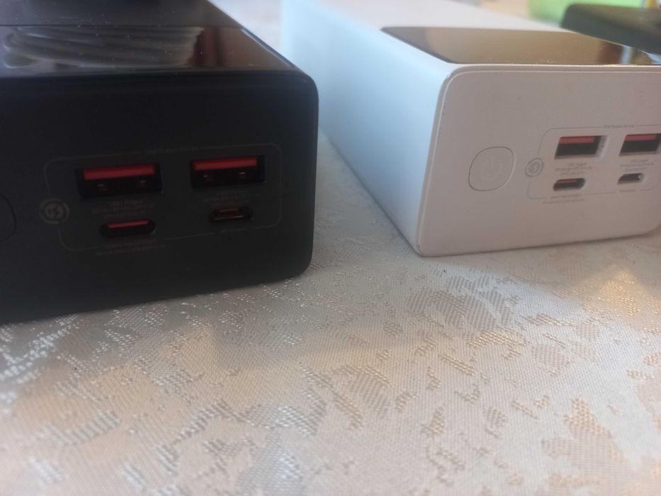 3 Powerbanki Baseus 30000mAh + 2 kable do iPhona