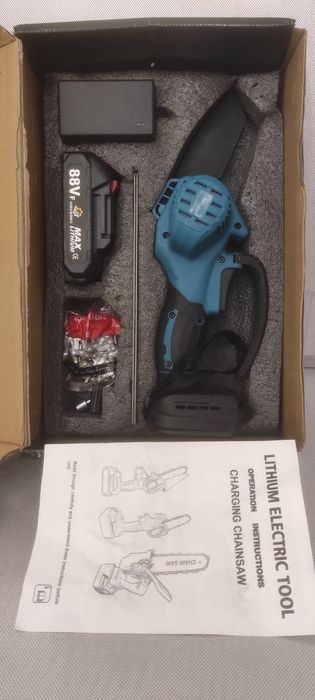 Mini motosserra elétrica