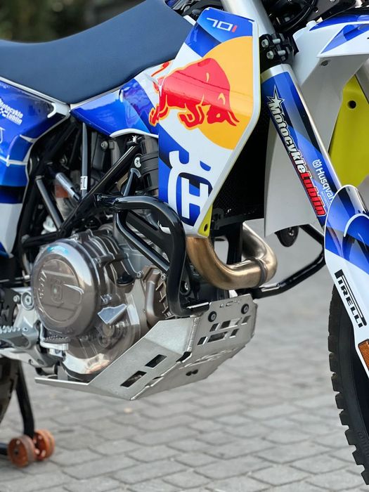Husqvarna 701 Husqvarna 701 Enduro 2026. 79 KM, Wieża Dakar LED