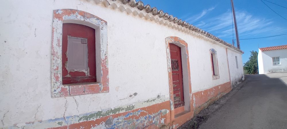 Casa para reconstruir  em monte algarvio ( Afonso  Vicente-Alcoutim)