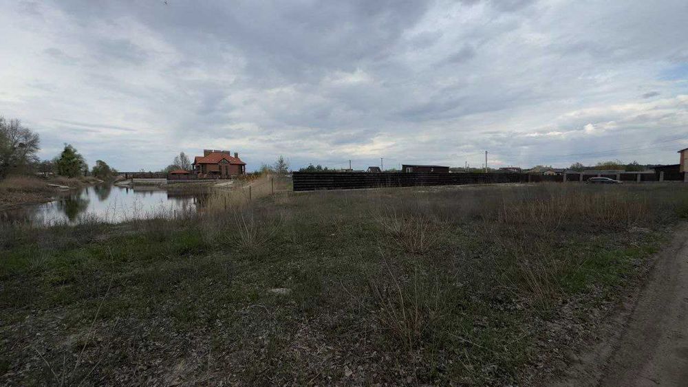 Продається земельна ділянка з виходом до води у кооперативі «Славутич»