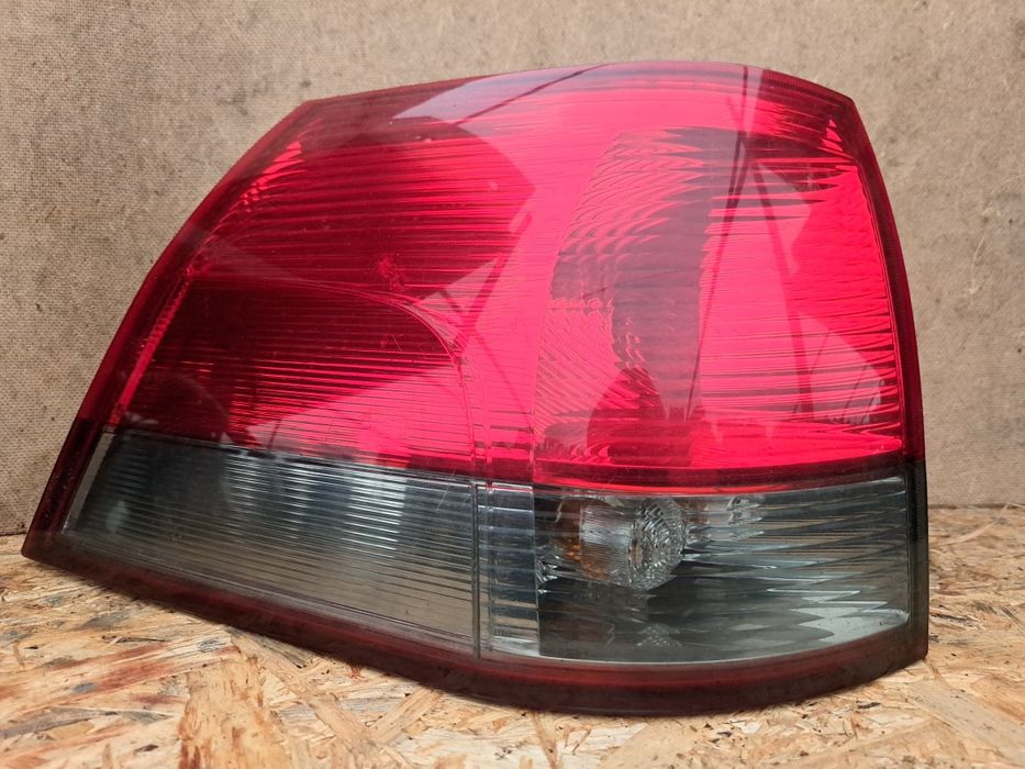 Lampa lewa tył Opel Vectra c kombi