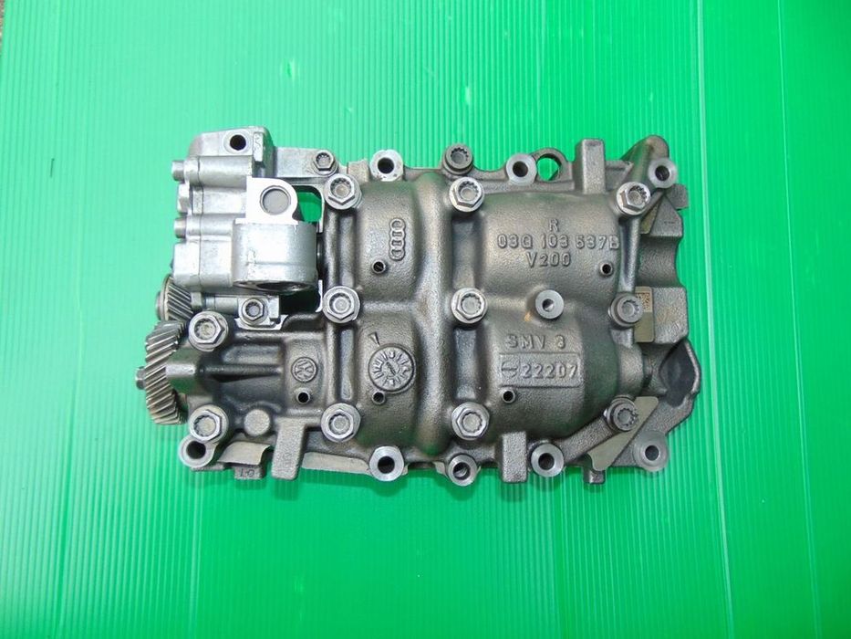 Pompa oleju 2,0TDI 03G103537B BKP BMN BRD BLB CBA CBB CAG CAH Regenerowana