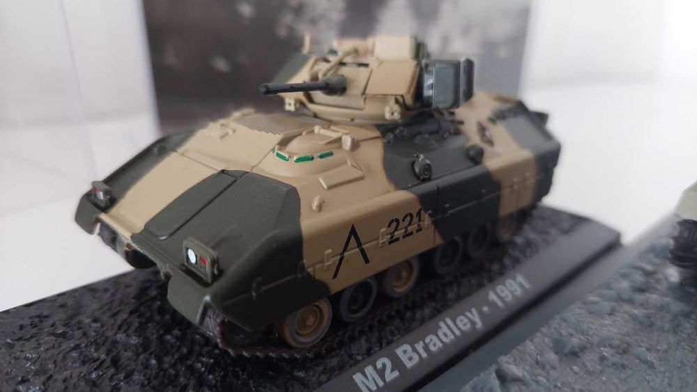 Combat Tank: M2 Bradley 1991
