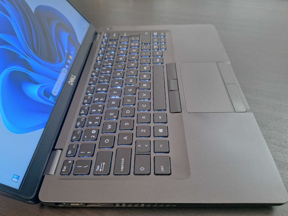 Dell Linha Pro 14" IPS FHD i5 a 4.1MHZd Com SSD rapidíssimo.