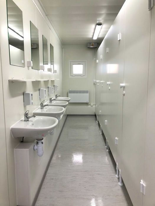 kontener sanitarny, kontener, kontener toalety, pisuary, umywalka