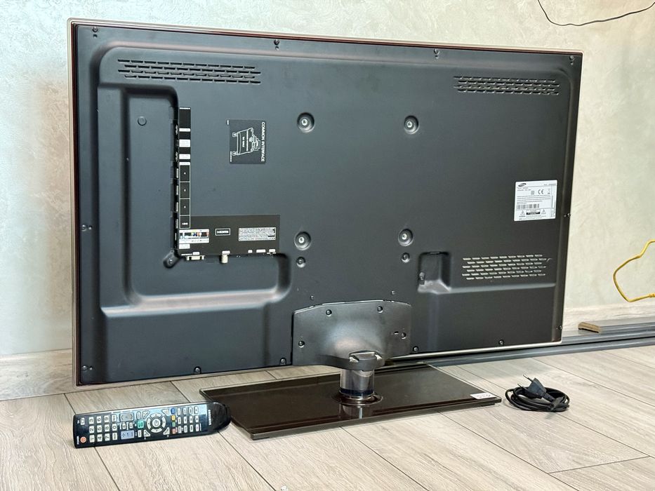 РК Телевізор Samsung UE40D5500 40 Дюймів Смарт ТВ Самсунг Smart