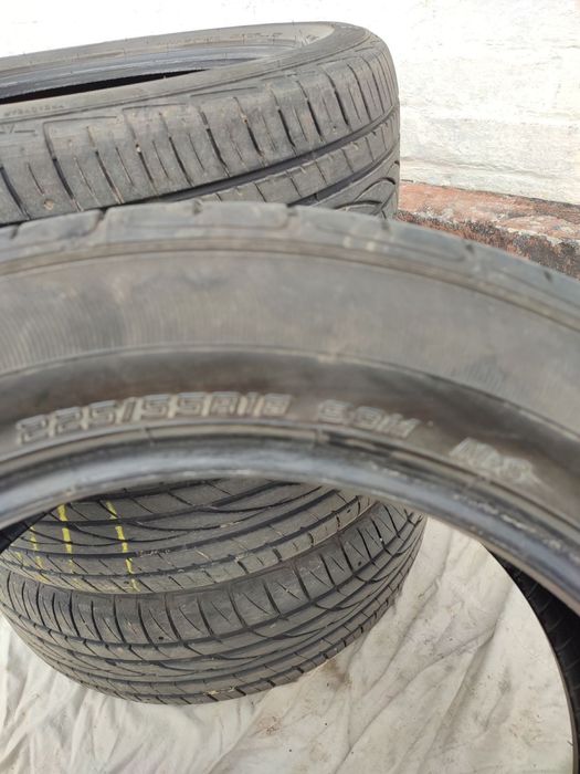 Комплект літніх шин 225/55 R18