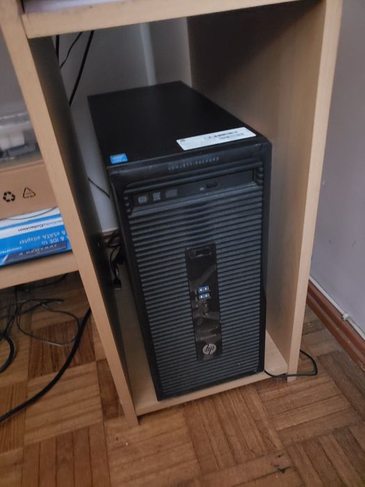 PC Computador (torre, monitor, teclado e 2 colunas)-  Ver Descrição