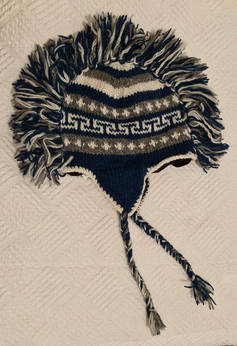 Gorros com crista de Lã (Novos)