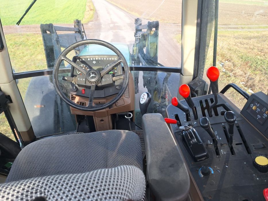 Ciągnik rolniczy John Deere 6800 ładowacz czołowy