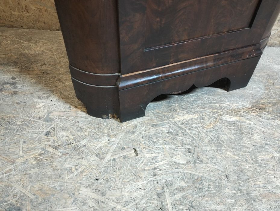 Stary kątnik biedermeier