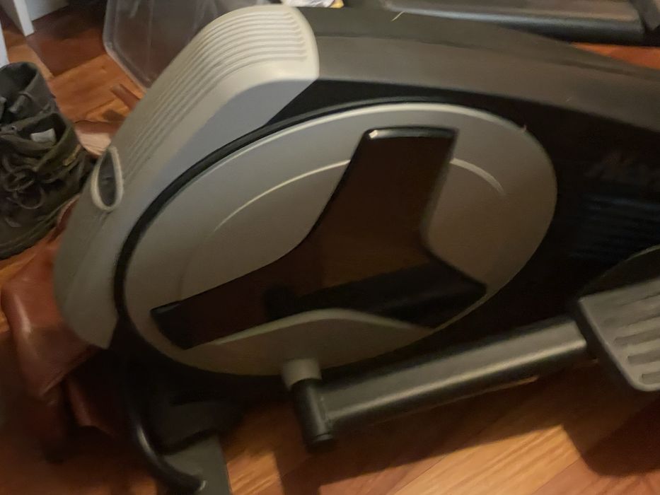 Eliptica norditrack E 4.1 com o cabo de alimentação como nova