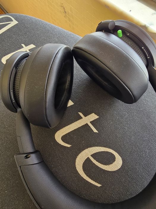 Xbox Series X + 2 comandos + Headphones