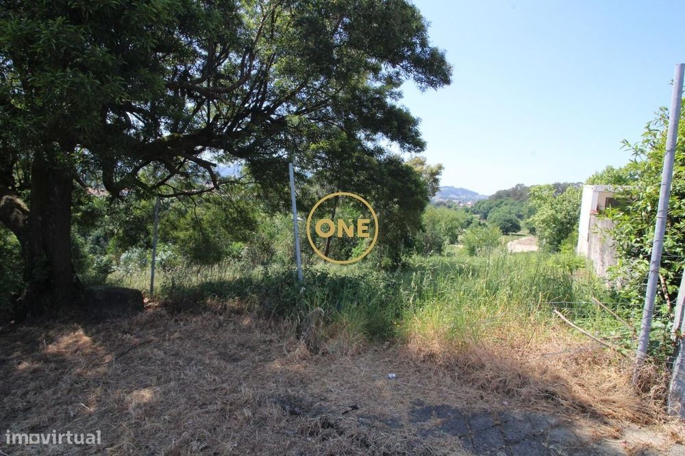Lote de terreno de construção com 700m2 de área em Bairro para venda