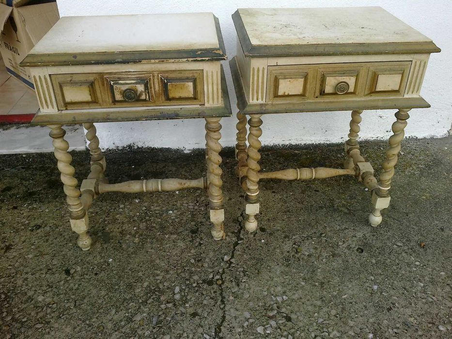Mobilia Antiga de quarto - solteiro