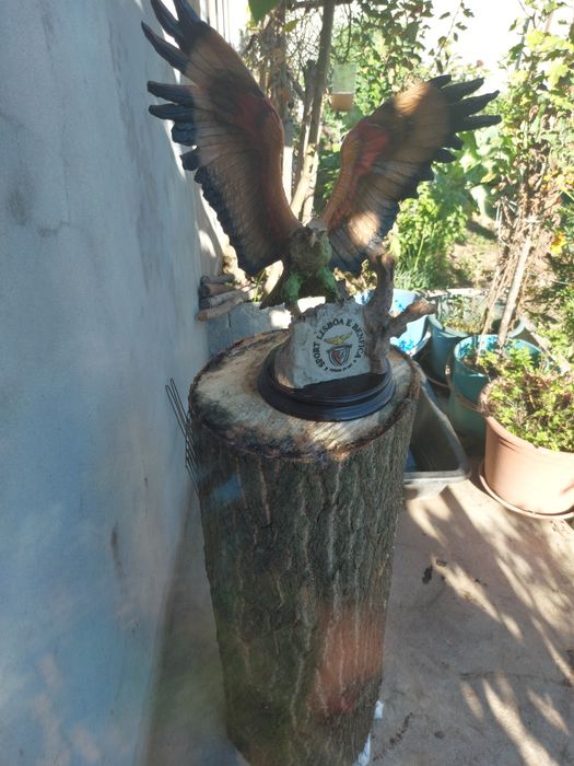 Estátua em  Marfinite da  ÁGUIA DO SLB para colecionadores boni