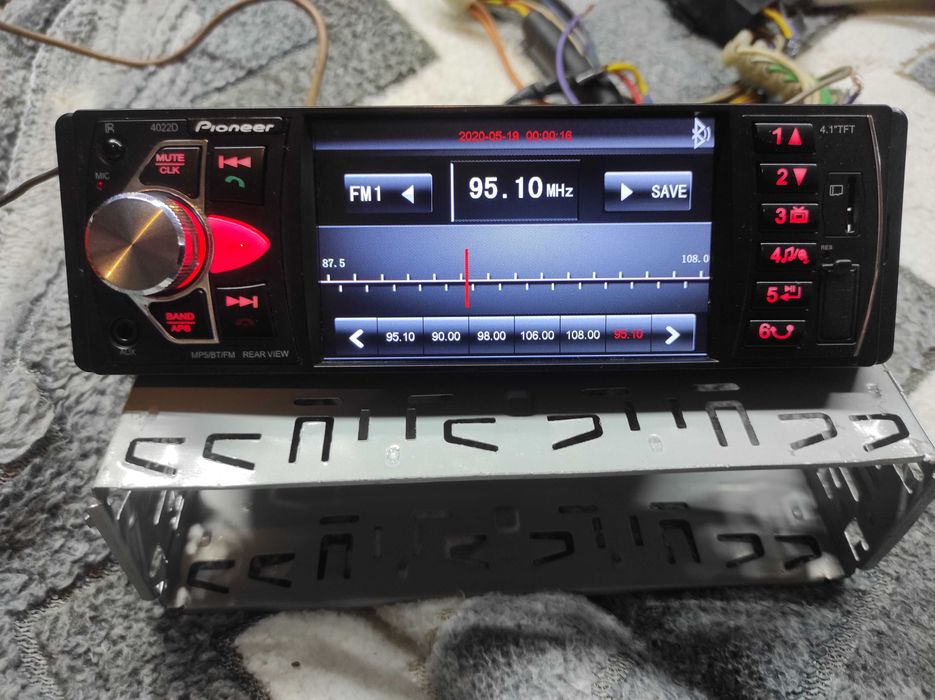 Автомагнітола Pioneer 4022D 4х45 Вт, Bluetooth, AUX у ідеальному стані