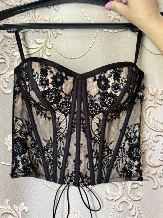 Продам стильний дуже красивий корсет, ручна вишивка