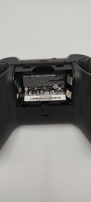 Pady Xbox One TMR Hall Effect Zero Driftu | 1914 Carbon Black / Robot White / Gears 5