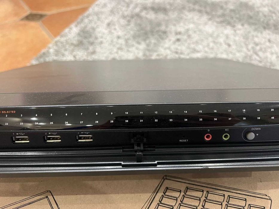 ATEN KN2140v ALTUSEN «KVM Over the NET» KVM Switch