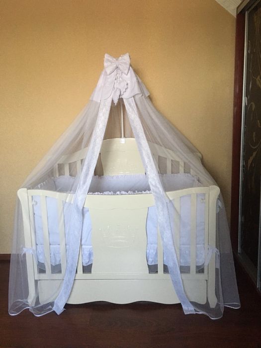 Дитяче ліжечко,ліжко,кроватка з усім.