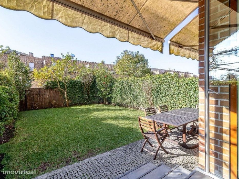 Andar de Moradia T3 geminada com jardim, Leça da Palmeira