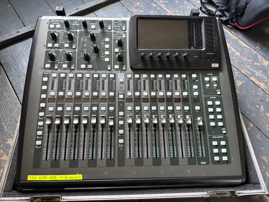 Behringer X32 Compact + Case