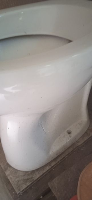 Подається унітаз