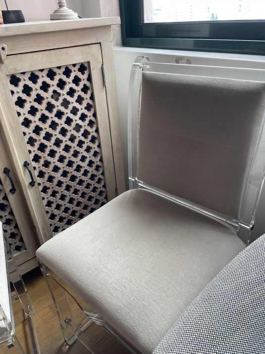 1 Cadeira de PVC estufada