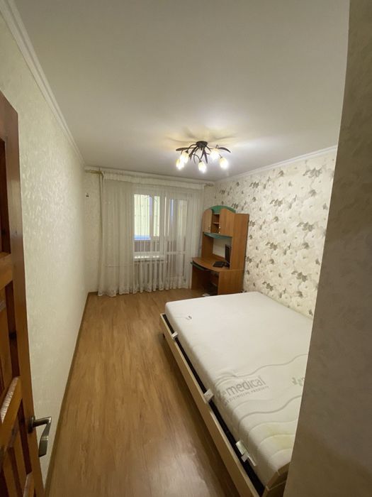 Продам 3-х кімнатну квартиру , в районі Черемушки