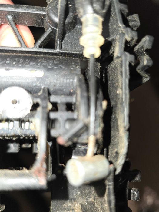 Кронштейн (основание) ручки передней левой двери Jeep Renegade 2014-