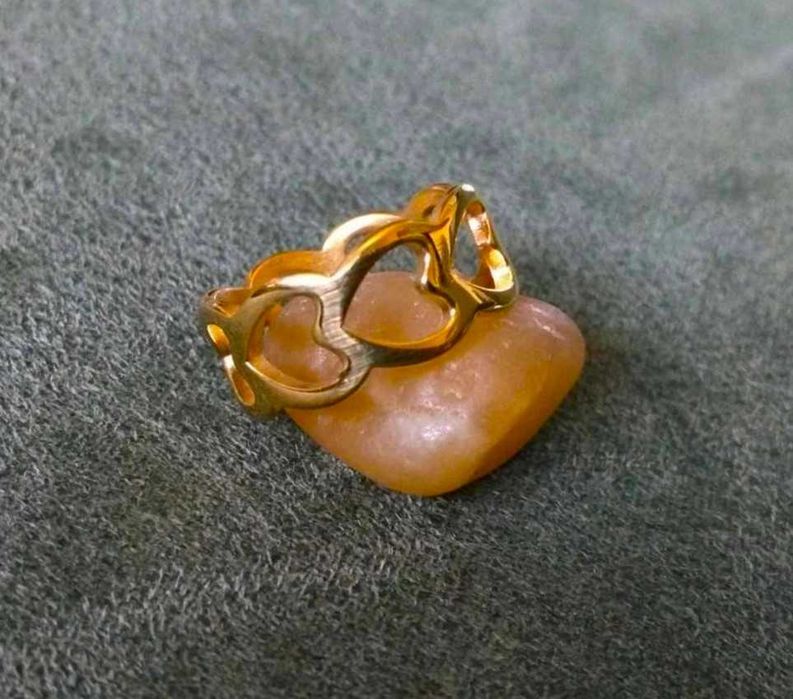 Anel Aço Dourado de Corações NOVO