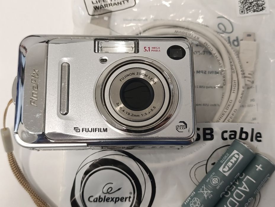 Aparat cyfrowy FujiFilm A500 5mp WIZJER baterie vintage y2k  SUPER CCD