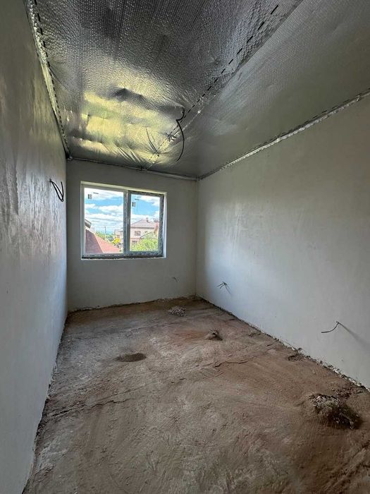 Продаж ГОТОВОГО до ремонту таунхауса 130м2 з гаражем та ділянкою