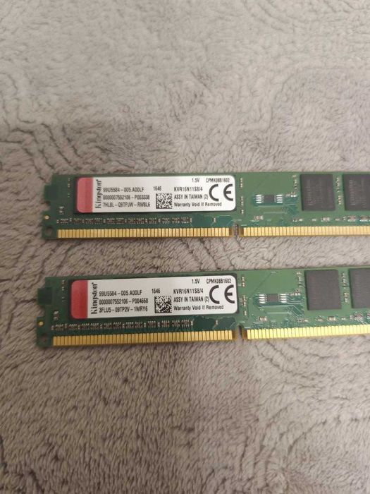 Оперативна пам'ять 2 планики Kingston 4 GB DDR3 1600 MHz(KVR16N11S8/4)