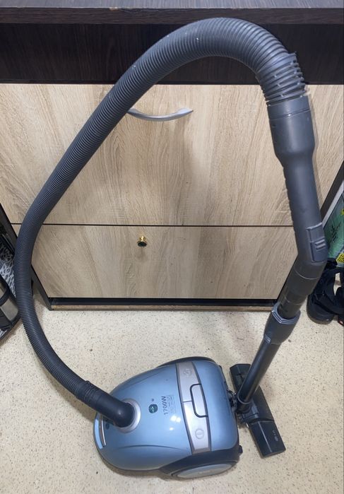 Пилесос Lg До 1700w МОДЕЛЬ: V-C5271NT