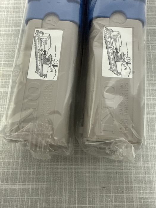 Cartuchos de toner  OKI selados ciano e magenta