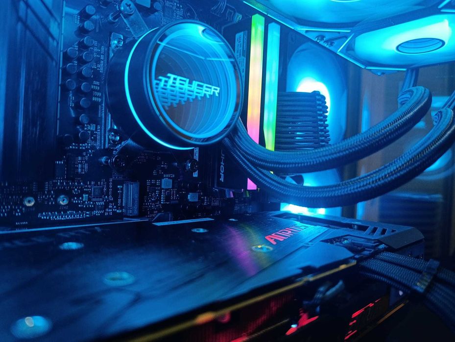 1_PC GAMING RTX 3070  Ryzen 7 7700  32GB RAM DDR5  1Tb SSD NVME