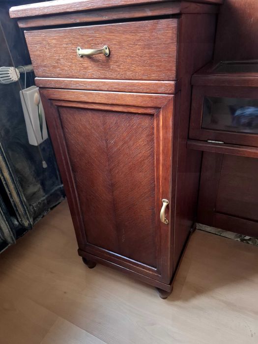 Antyczna toaletka ,piękne drewno, secesyjny styl, oryginalne lustro.