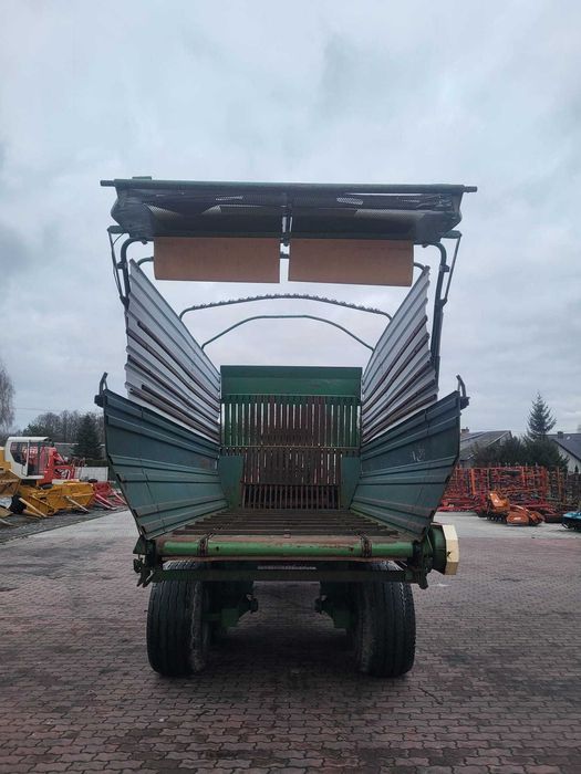 Przyczepa samozbierajaca Krone 16/40 L.