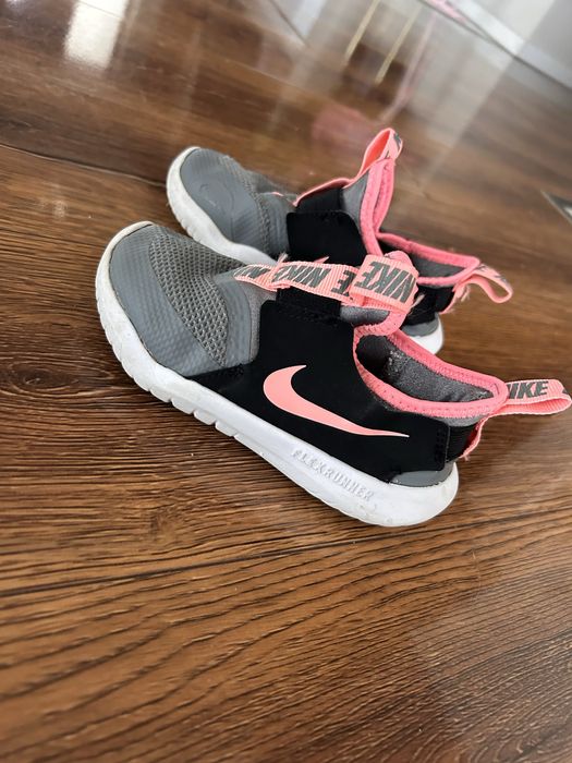 Buty Nike wsuwane 26