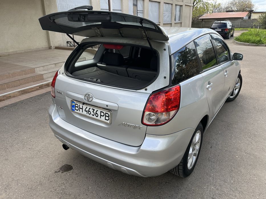 Продам Toyota Matrix 1.8л. Автомат.