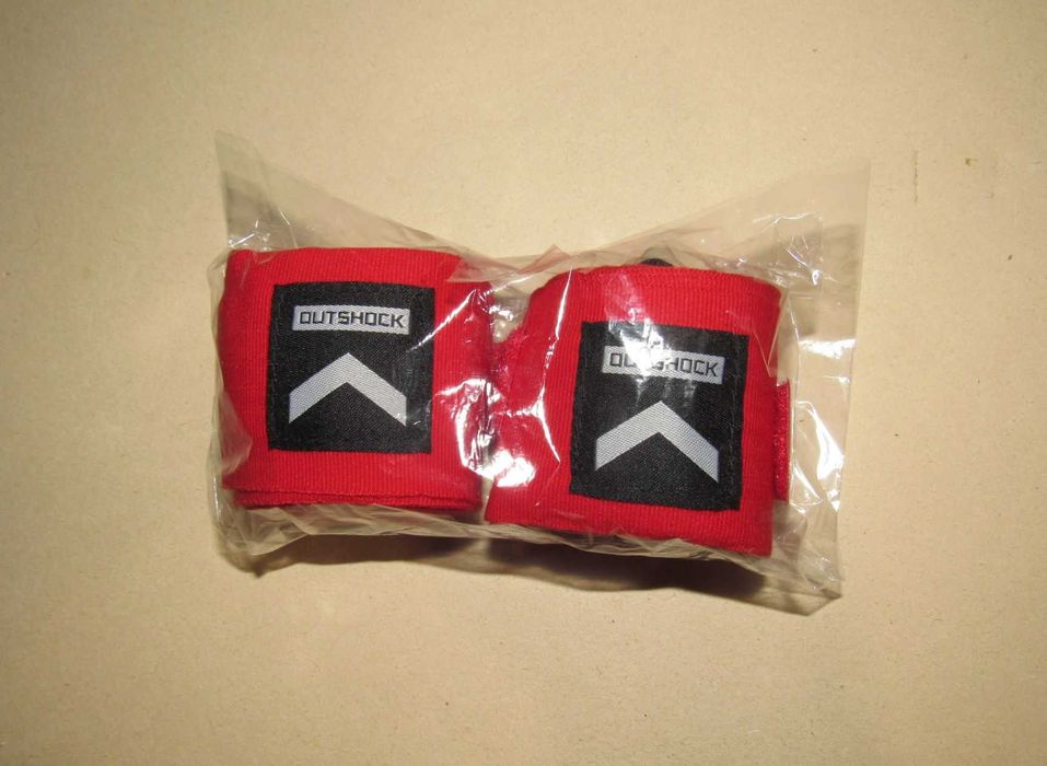 Бинты Decathlon, перчатки Everlast (некомплект)